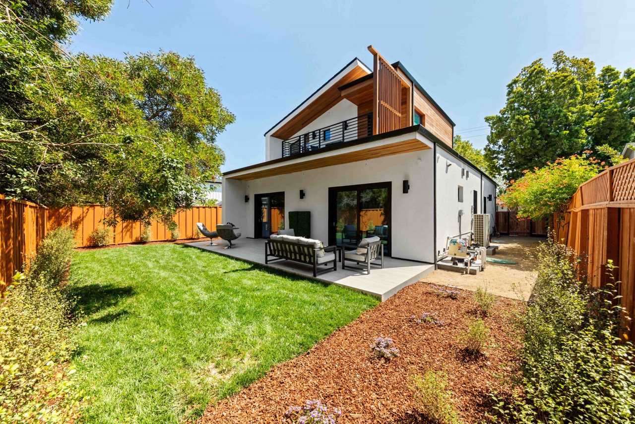 jardin avec palissade bois maison SIDCO HOMES jardin avec palissade bois maison SIDCO HOMES