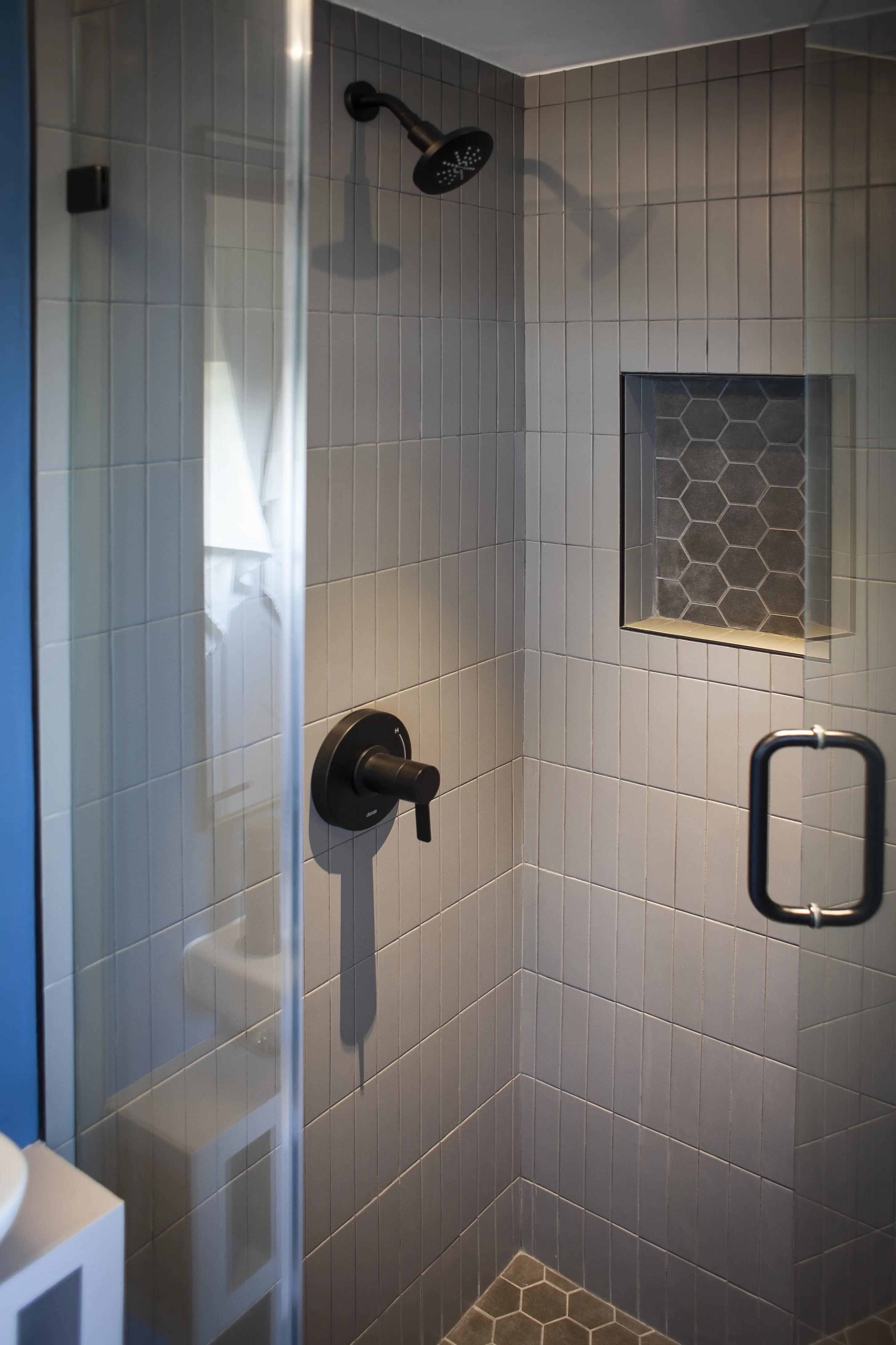 salle de douche tiny house S salle de douche tiny house S'Mouse Tiny House Co