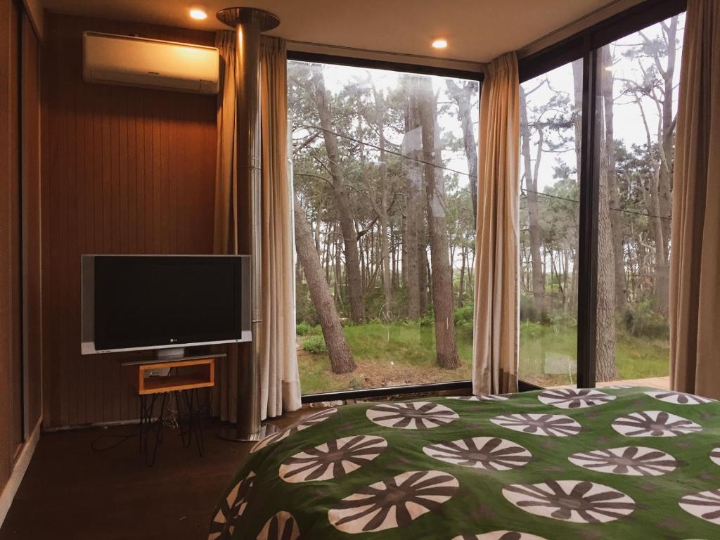 chambre baies vitrées maison container 150m2 chambre baies vitrées maison container 150m2