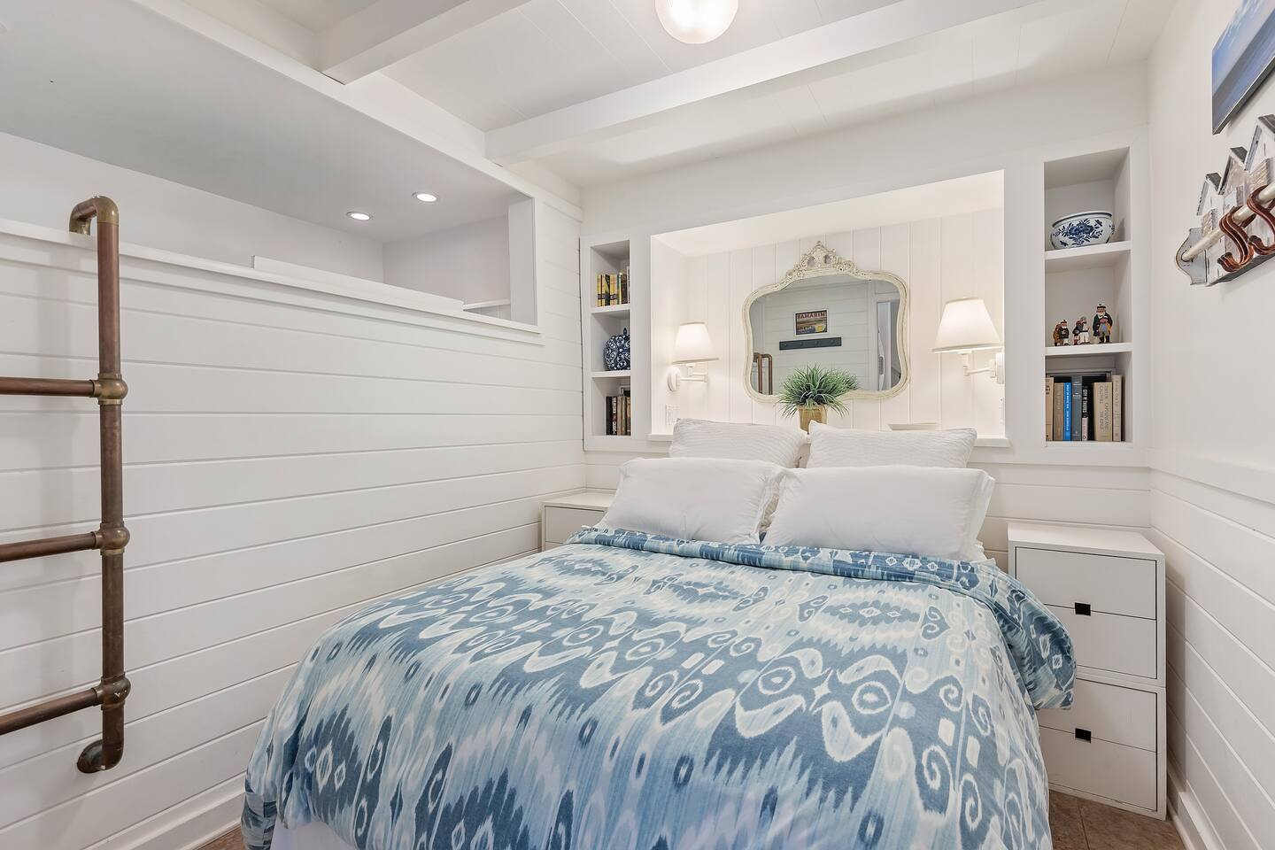 chambre bleue et blanche
