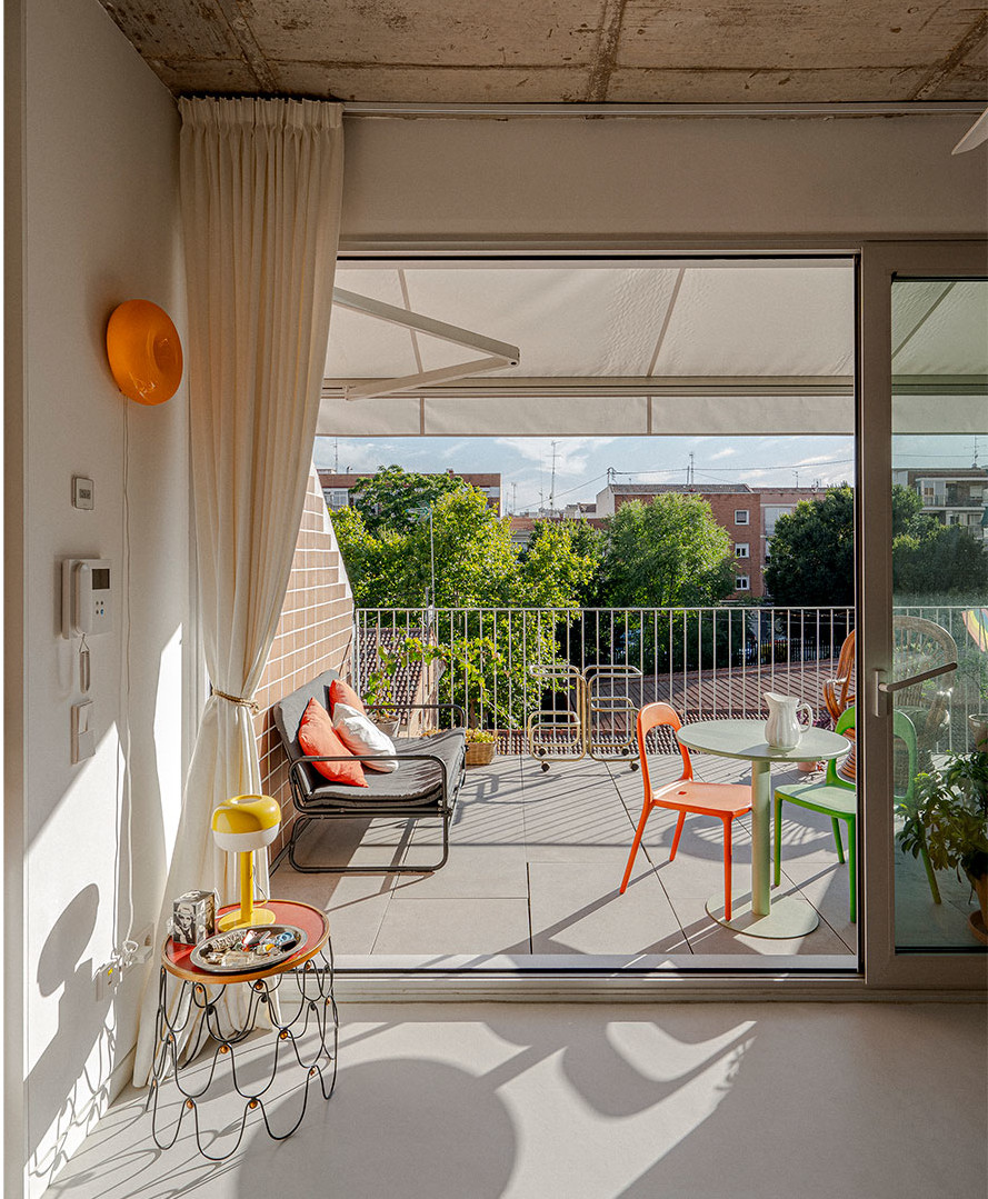 balcon avec store banne