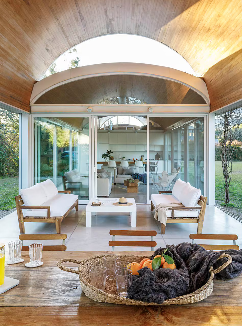 terrasse décoration contemporaine plafond cintré en bois maison architecte terrasse décoration contemporaine plafond cintré en bois maison architecte
