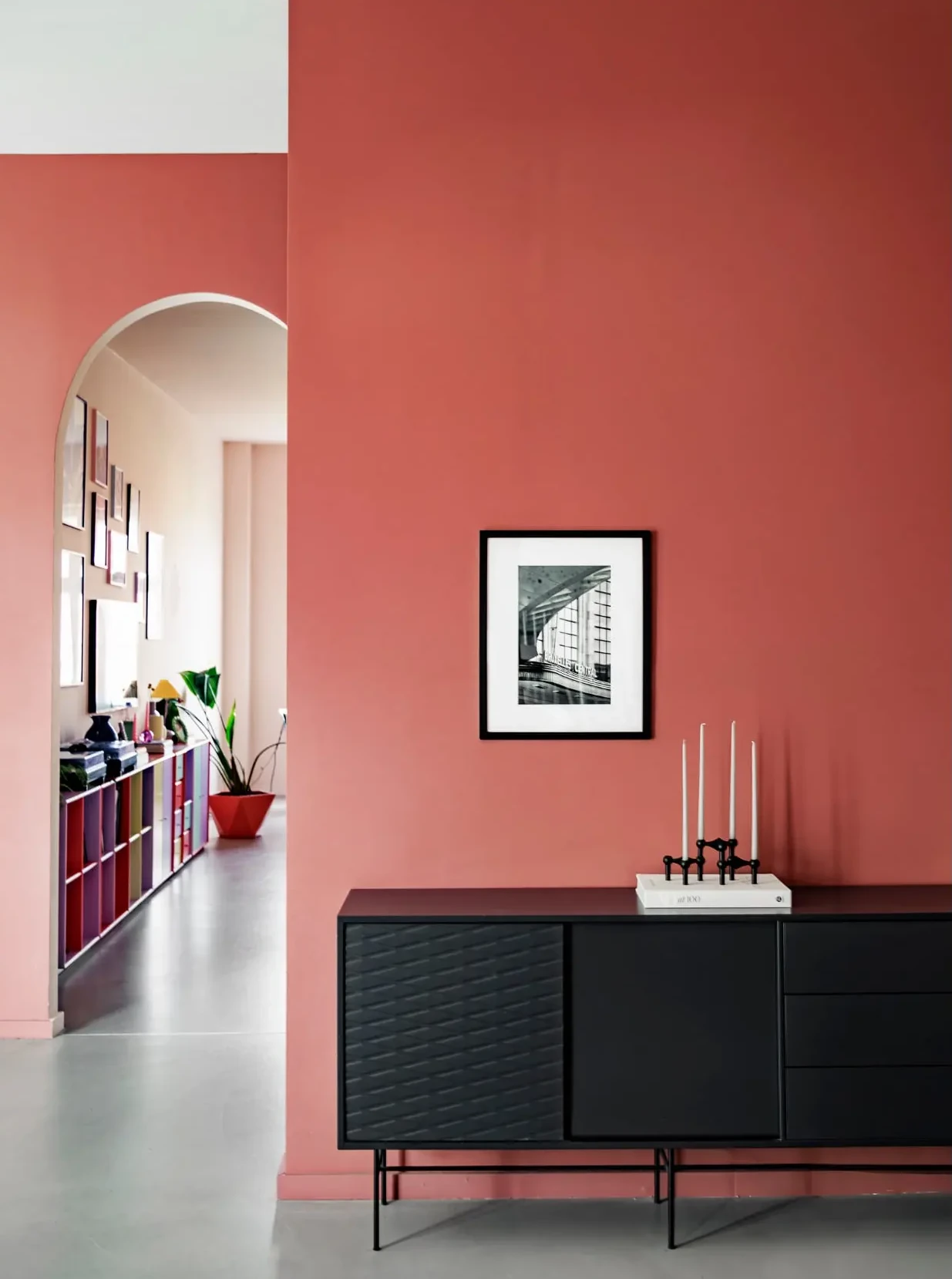 salon mur couleur terre cuite appartement décoration colorée