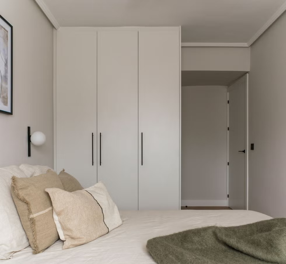 chambre décoration contemporaine naturelle avec placards deux-pièces 50m2 chambre décoration contemporaine naturelle avec placards deux-pièces 50m2