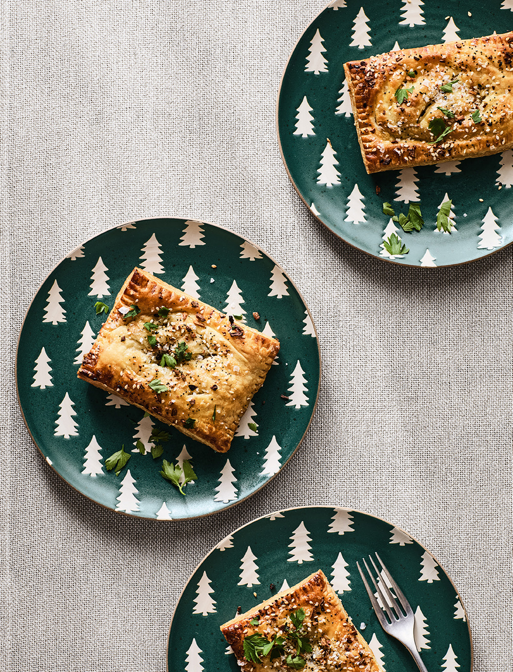 assiettes vertes sapins blancs assiettes vertes sapins blancs