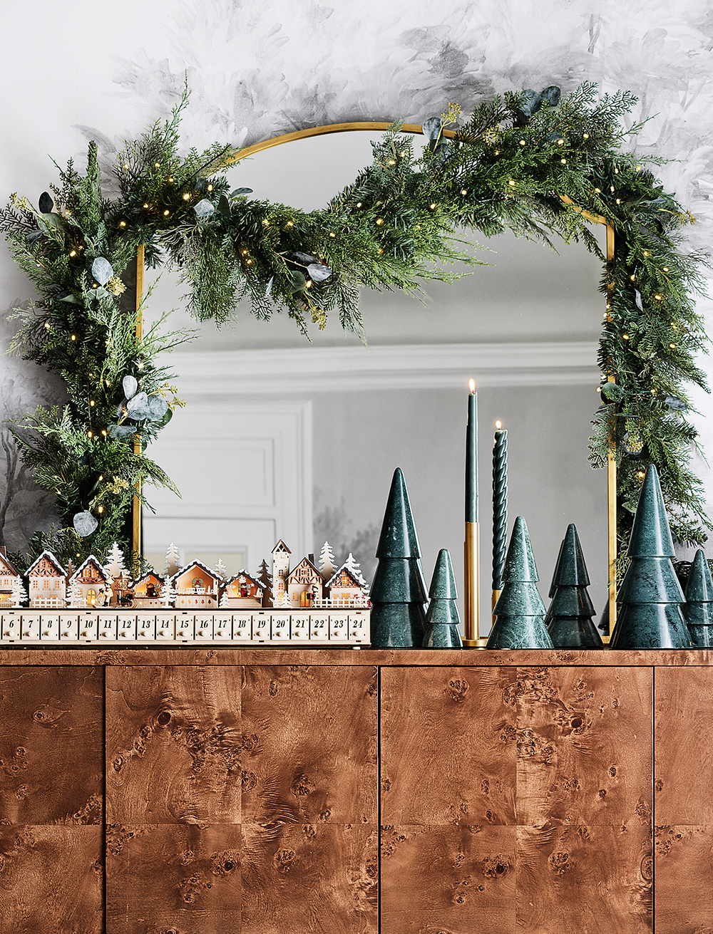 buffet avec décoration Noël Crate & Barrel buffet avec décoration Noël Crate & Barrel
