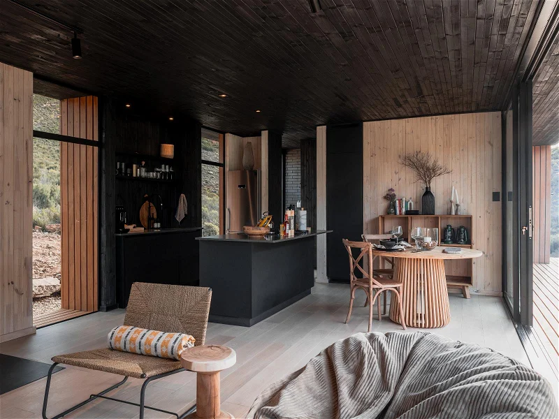 salonsalon maison préfabriquée et modulaire en bois Verloren par Huizen Modular Homes Arique du Sud salonsalon maison préfabriquée et modulaire en bois Verloren par Huizen Modular Homes Arique du Sud