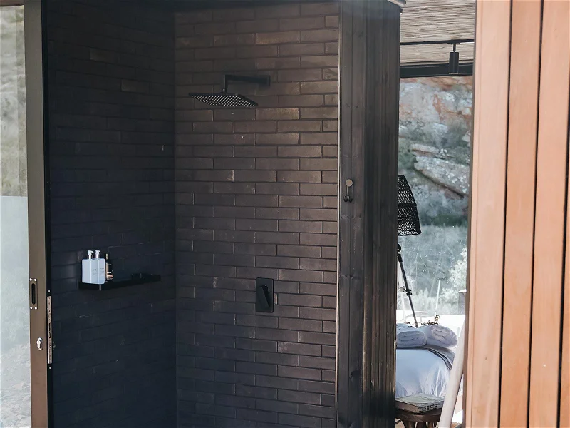douche extérieure maison préfabriquée et modulaire en bois Verloren par Huizen Modular Homes douche extérieure maison préfabriquée et modulaire en bois Verloren par Huizen Modular Homes