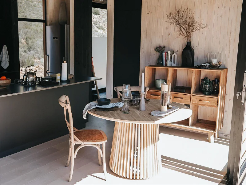 salle à manger et cuisine maison en bois Verloren par Huizen Modular Homes salle à manger et cuisine maison en bois Verloren par Huizen Modular Homes