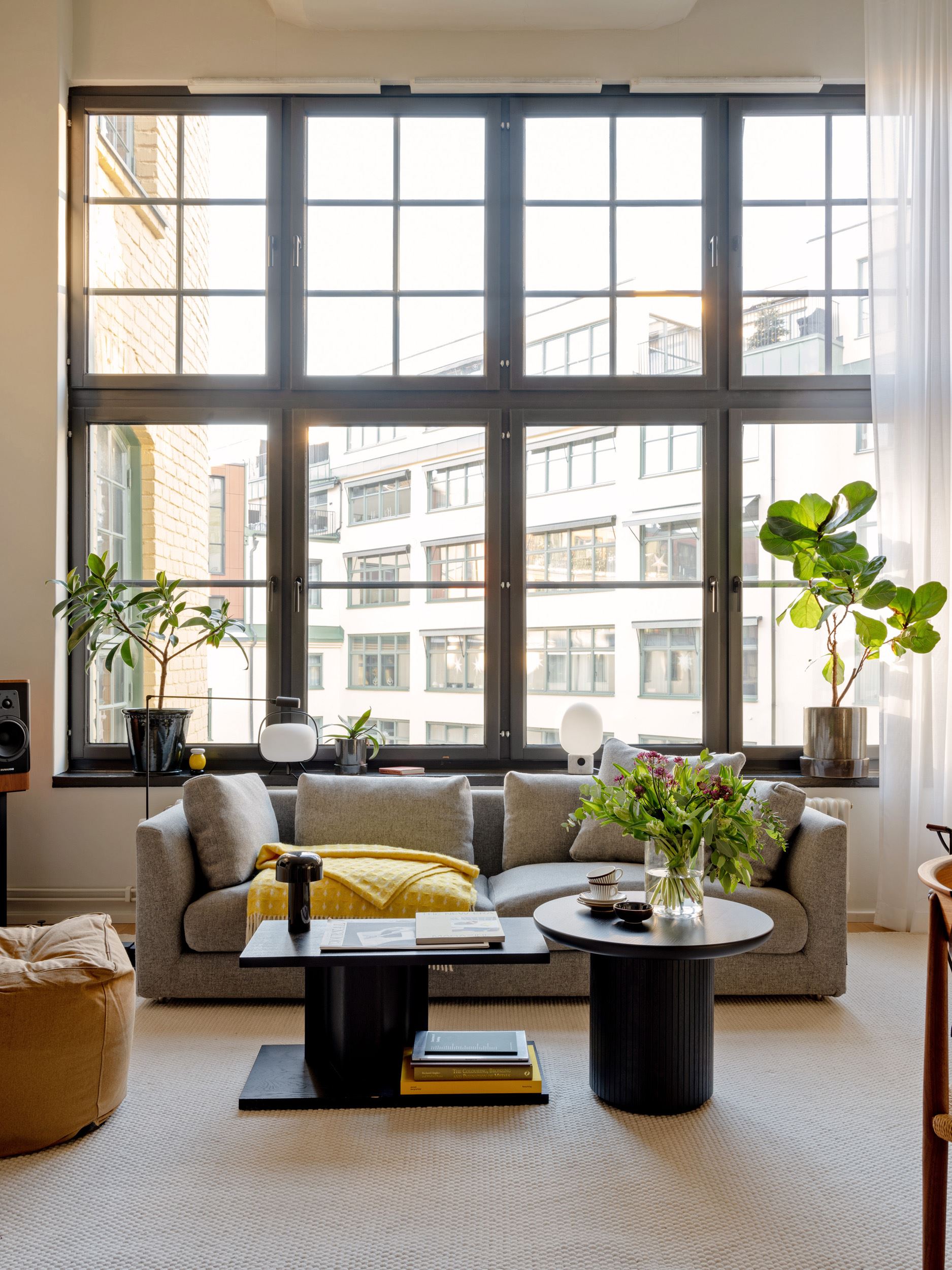 salon double hauteur appartement en duplex 67m2 décoration vintage style petit loft salon double hauteur appartement en duplex 67m2 décoration vintage style petit loft