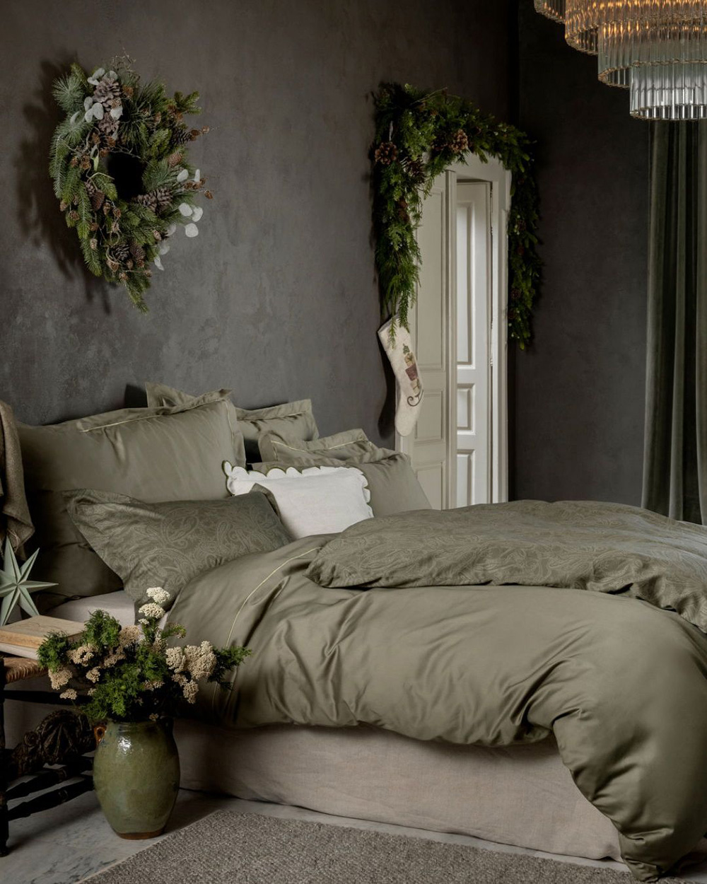 chambre maison avec décoration Noël traditionnel