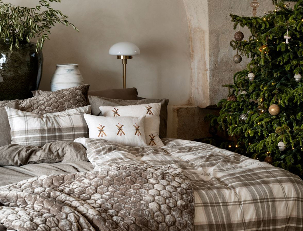 chambre avec sapin