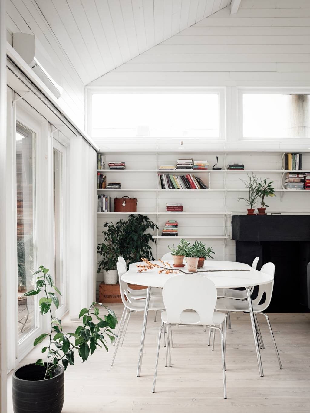 salle à manger déplafonnée maison en bois salle à manger déplafonnée maison en bois