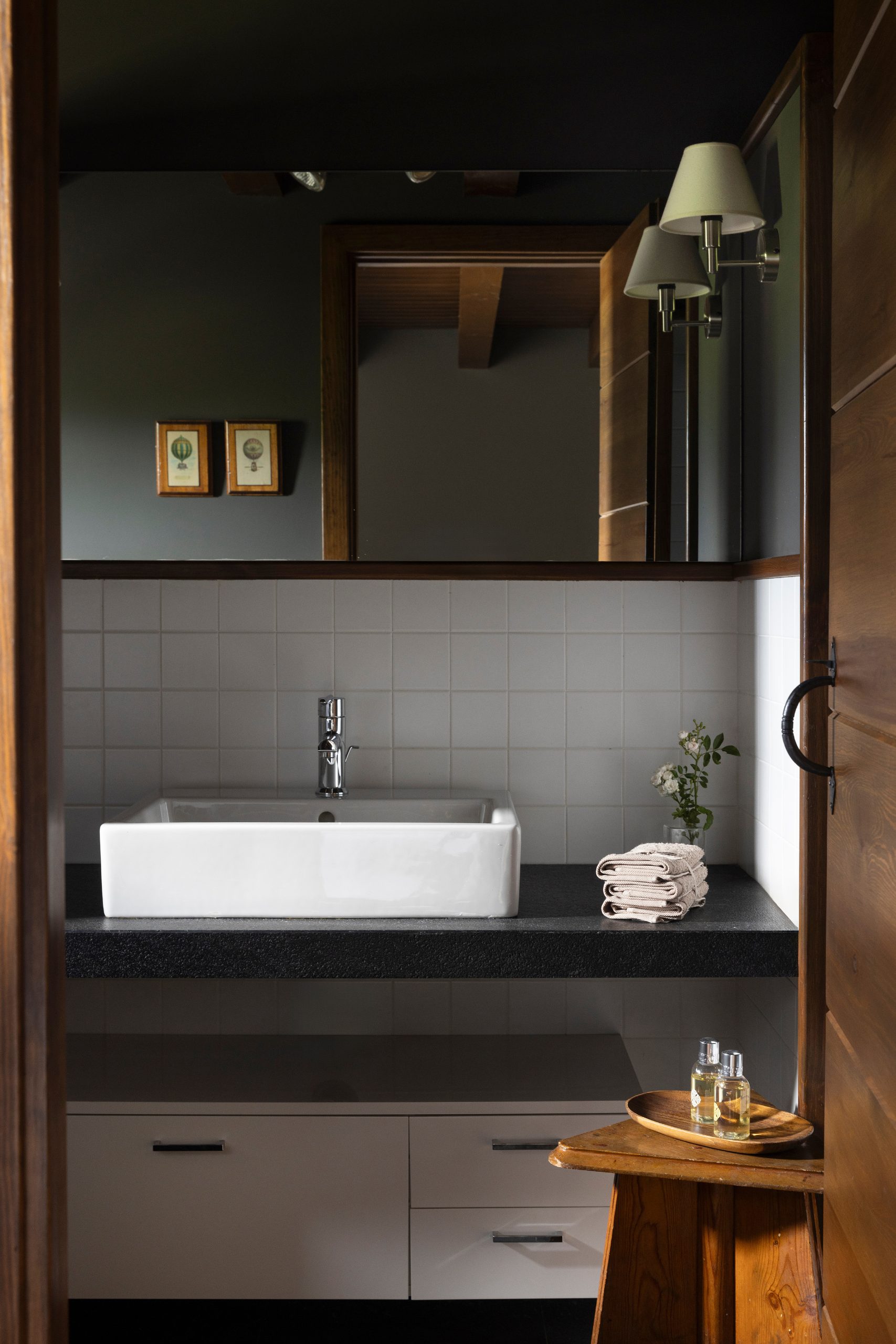 salle de bain verte avec poutres salle de bain verte avec poutres