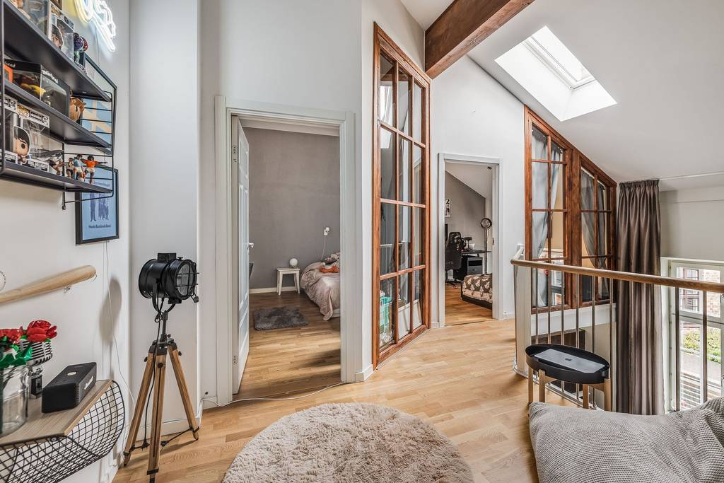palier étage avec garde-corps métal duplex 108m2 palier étage avec garde-corps métal duplex 108m2