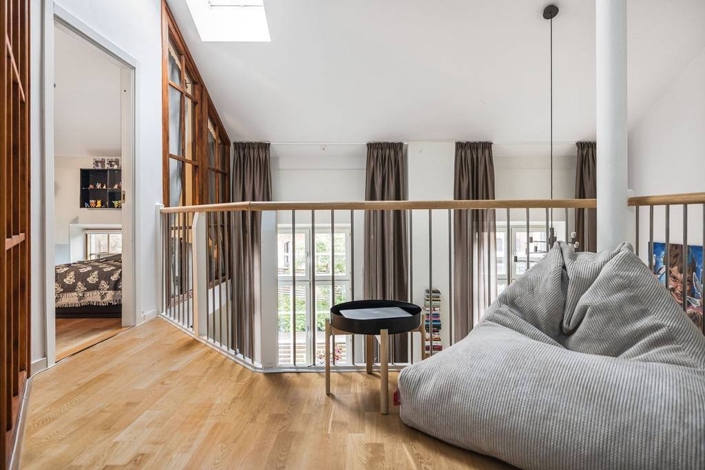 palier étage avec garde-corps métal duplex 108m2 palier étage avec garde-corps métal duplex 108m2