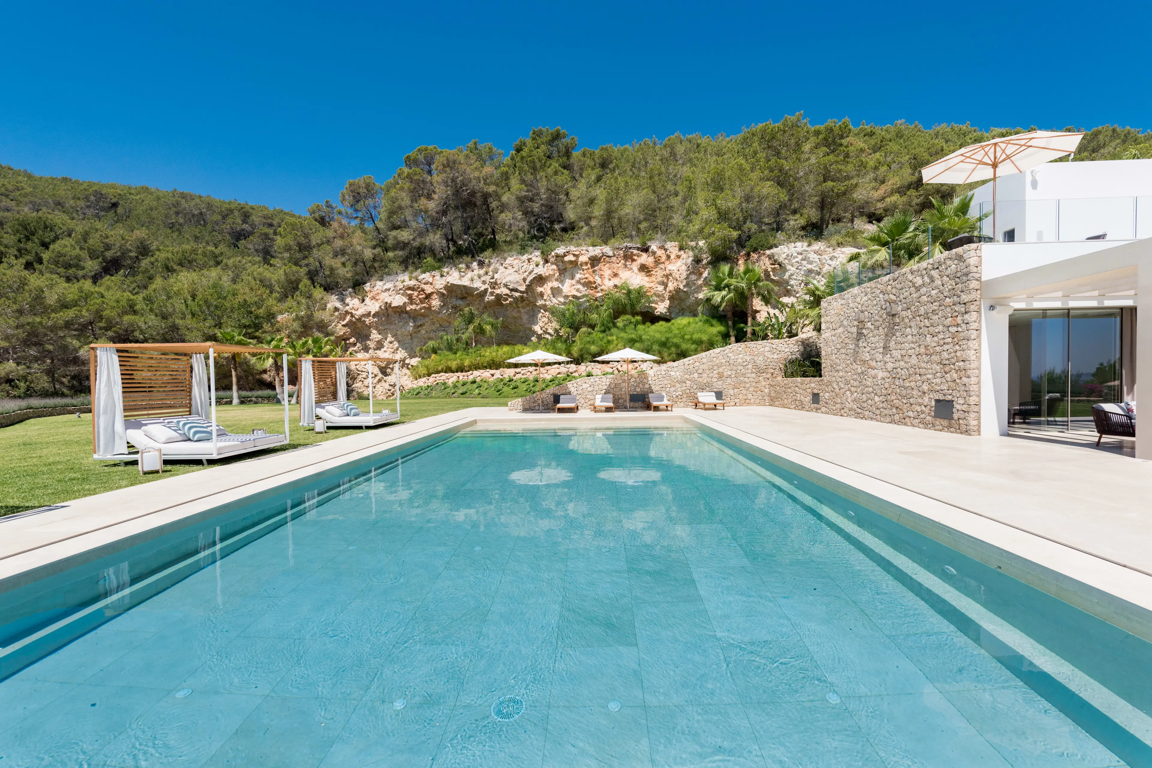 piscine maison contemporaine Ibiza