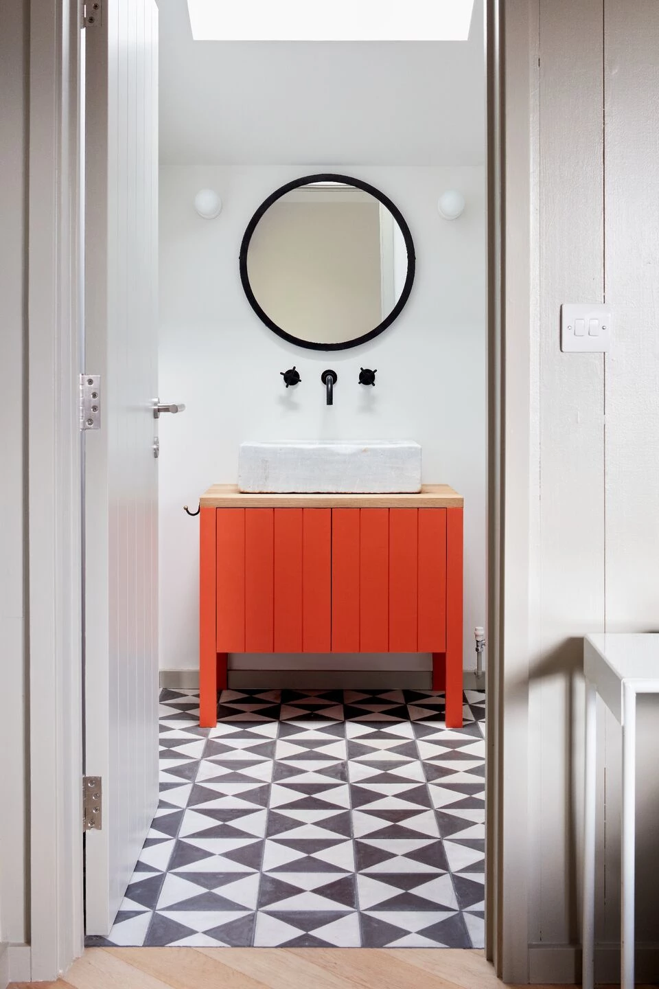 salle de bain maison contemporaine source Velux salle de bain maison contemporaine source Velux
