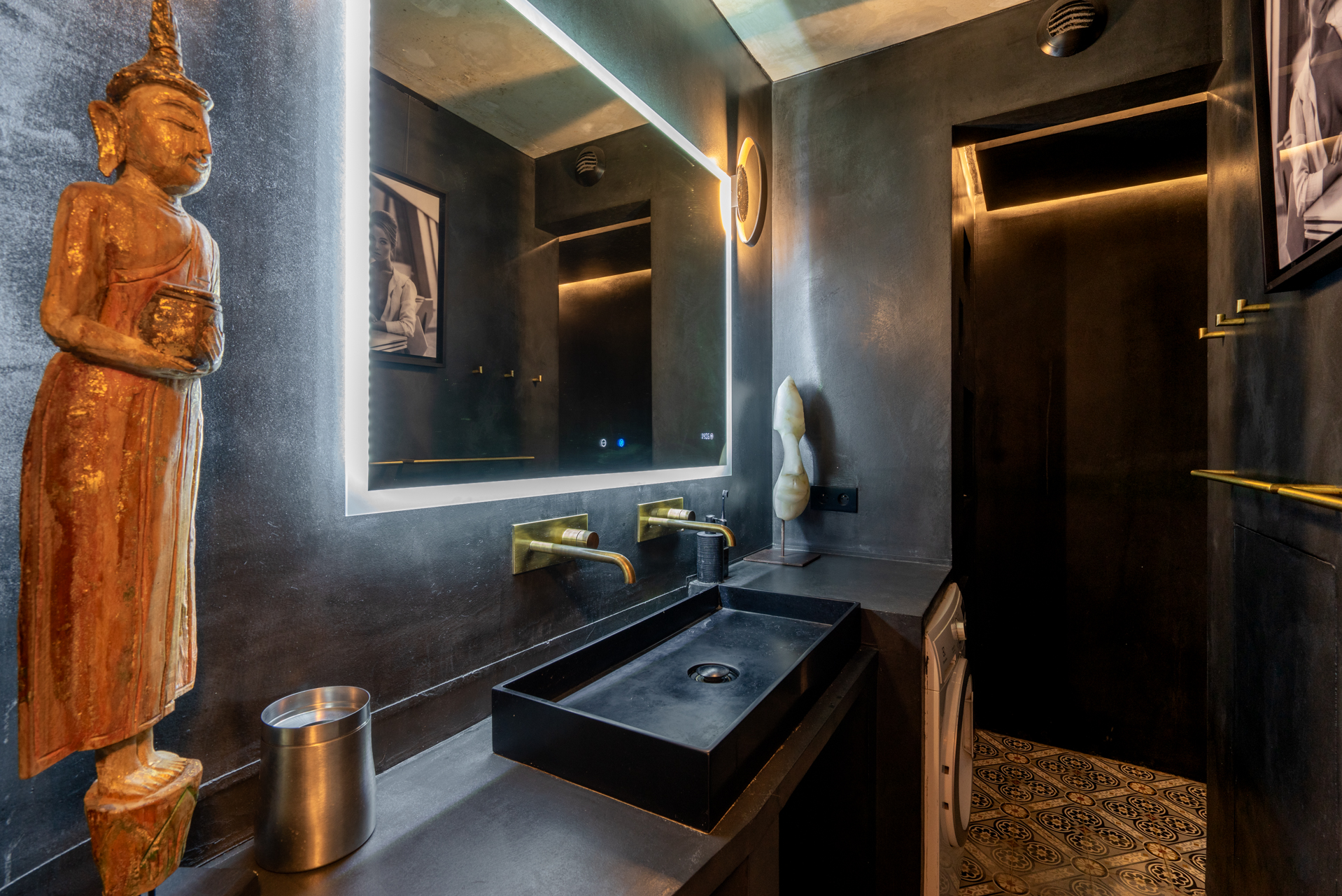 salle de bain design Photo : © Thomas Leclerc pour Espaces Atypiques salle de bain design Photo : © Thomas Leclerc pour Espaces Atypiques