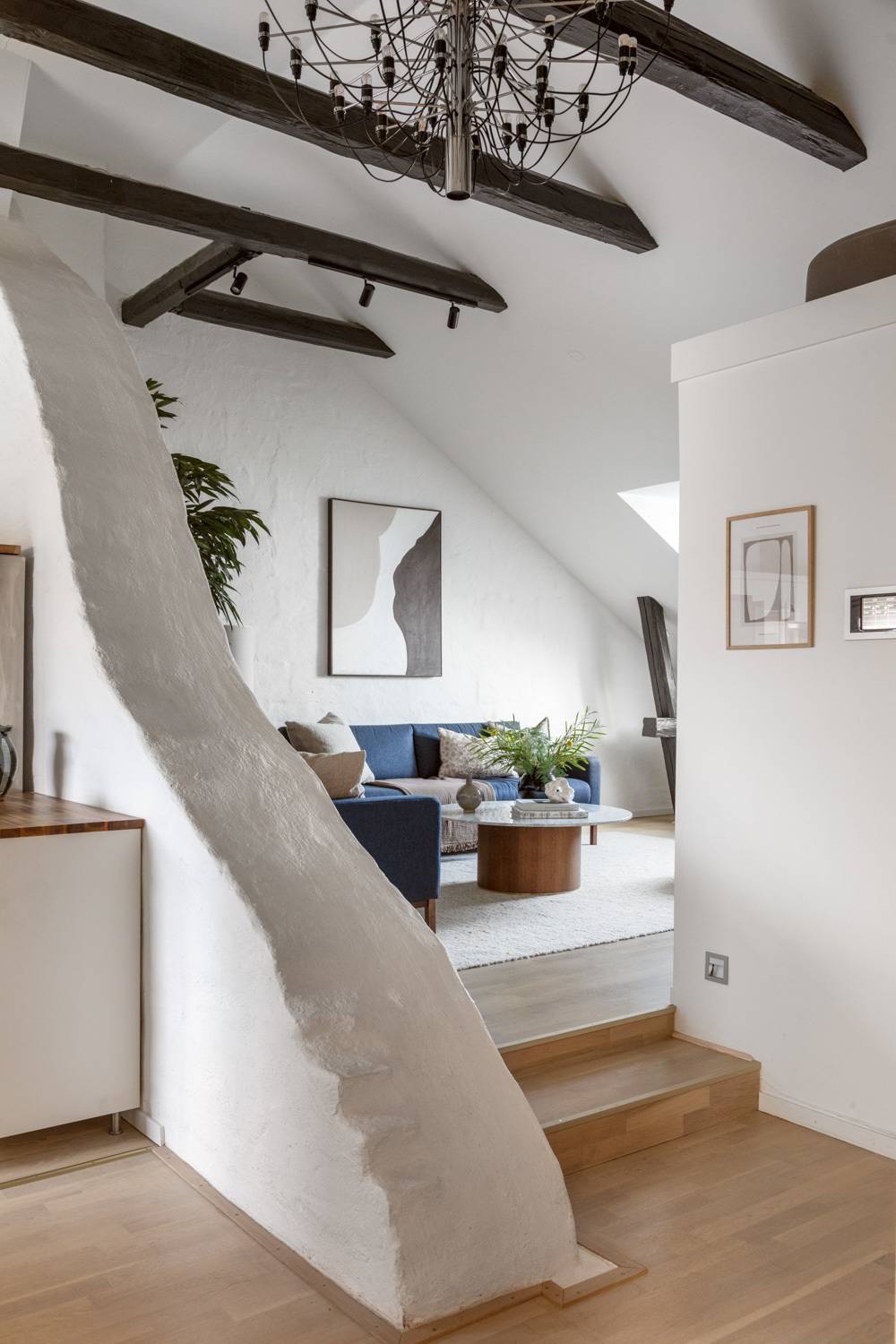 salon mansardé appartement sous combles