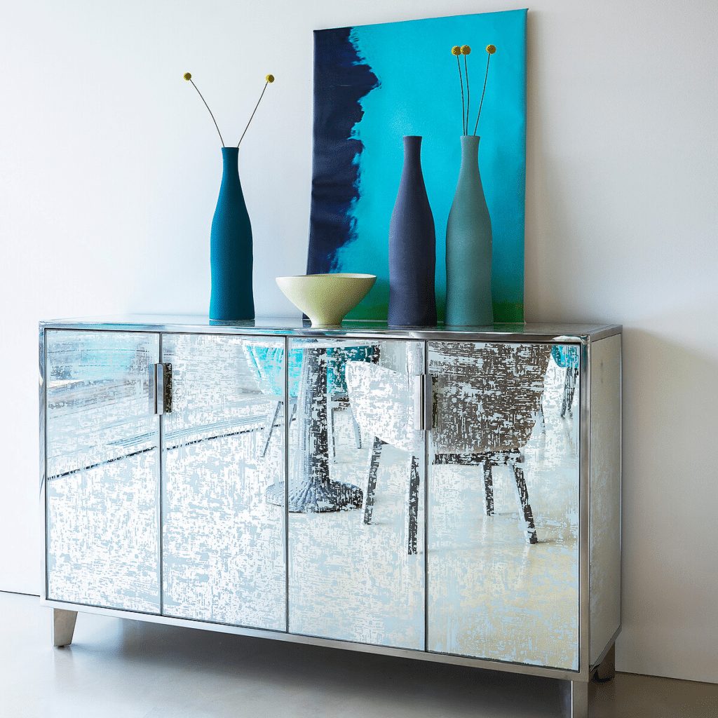 vase bleu sur buffet miroir OTTO Studio pour la Redoute