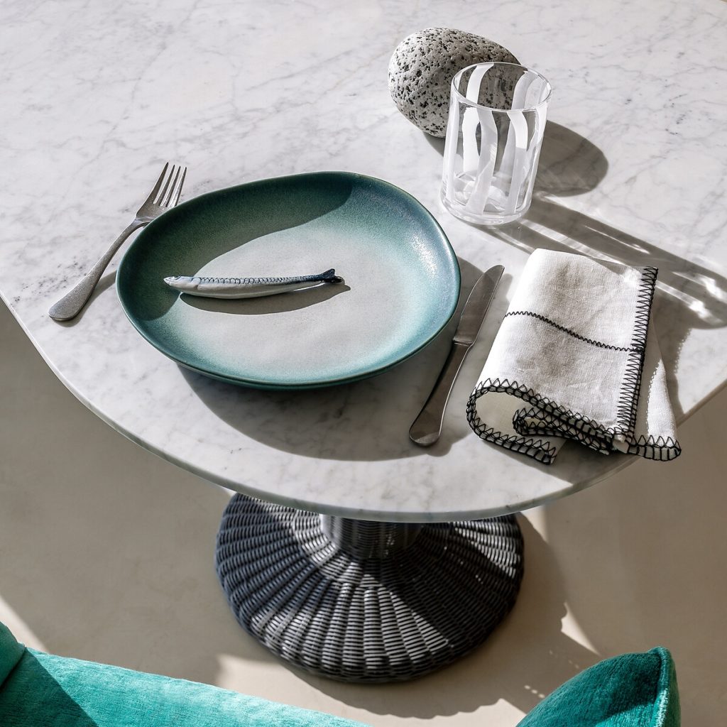 vaisselle bleue collection OTTO Nomad Escape collaboration Catalogue AM PM 2025