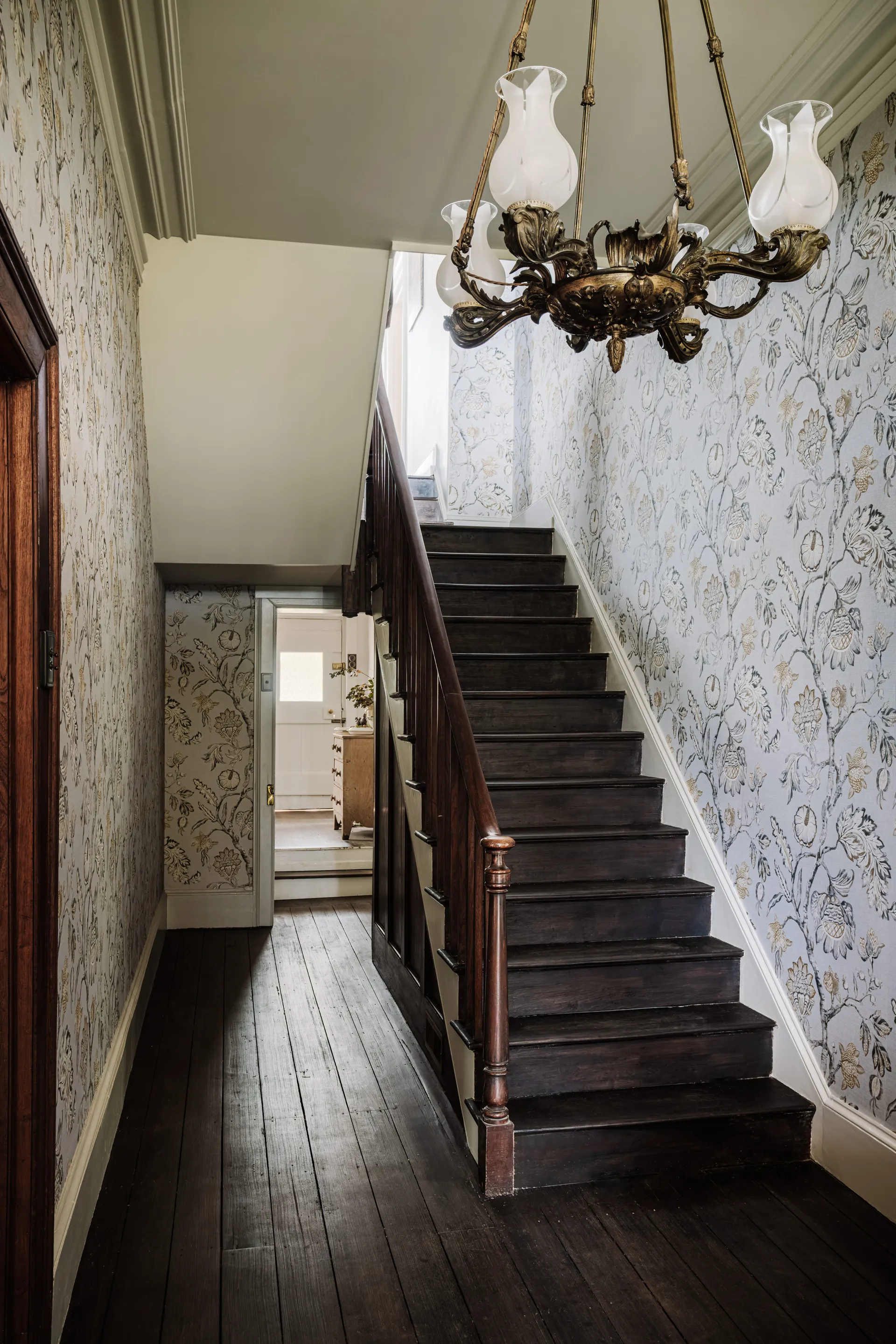 escalier maison ancienne rénovée Beulah House Tasmanie escalier maison ancienne rénovée Beulah House Tasmanie