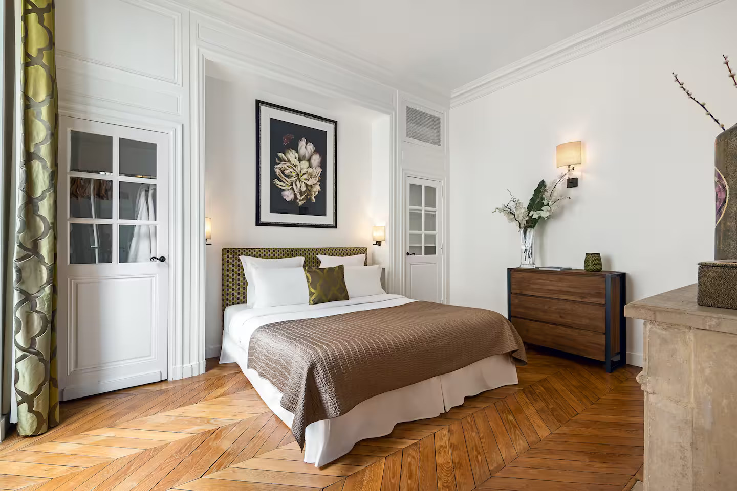 chambre avec cheminée appartement haussmannien Paris