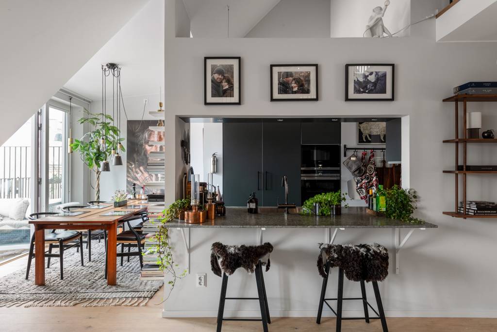 cuisine design noire ouverte sur salon cuisine design noire ouverte sur salon