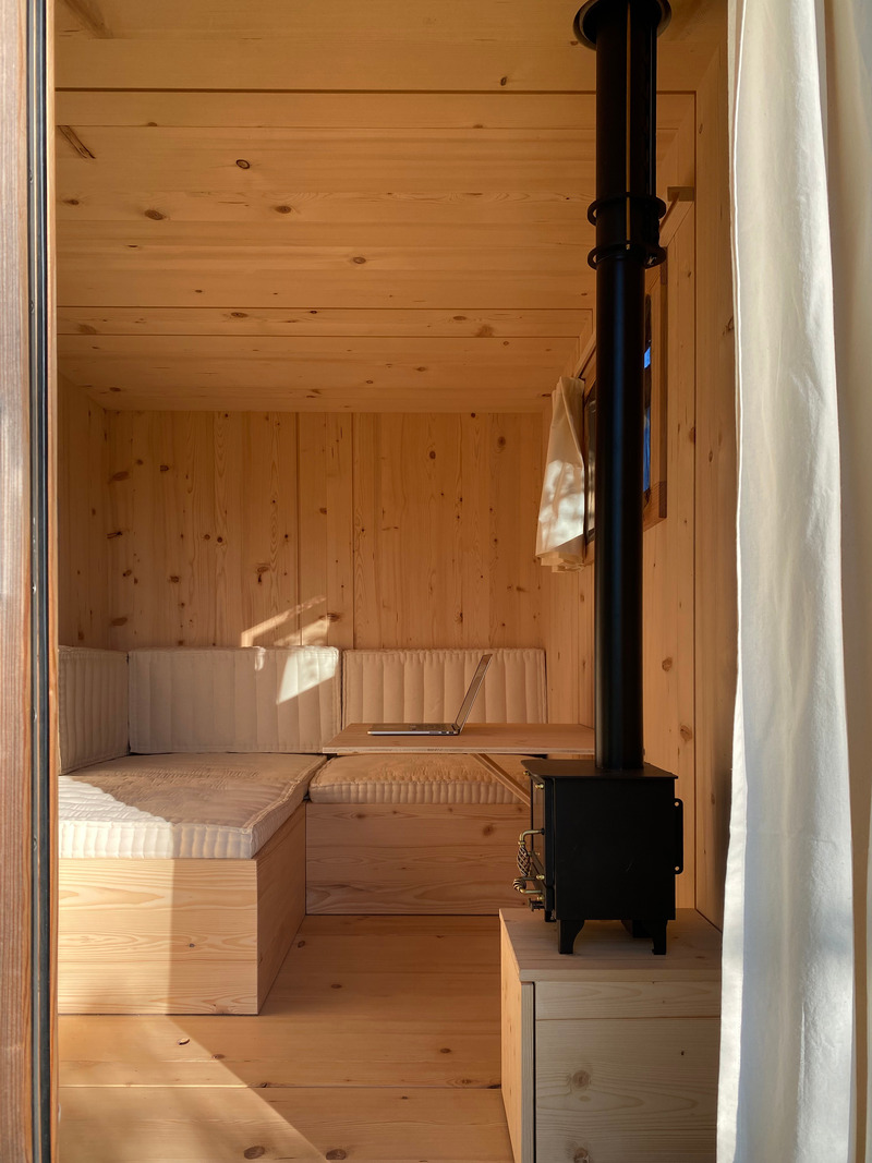 intérieur petite maison 6m2 mobile écologique et durable Cocoon Freelancer