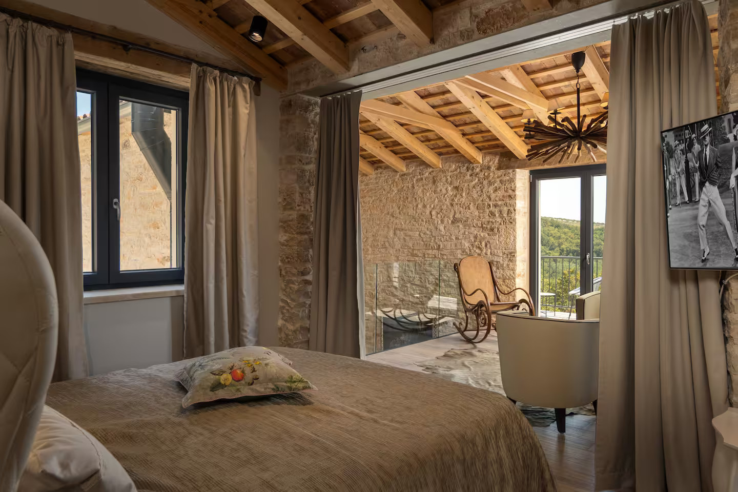 chambre sur mezzanine maison en pierres rénovée Croatie, Villa la Vinella chambre sur mezzanine maison en pierres rénovée Croatie, Villa la Vinella