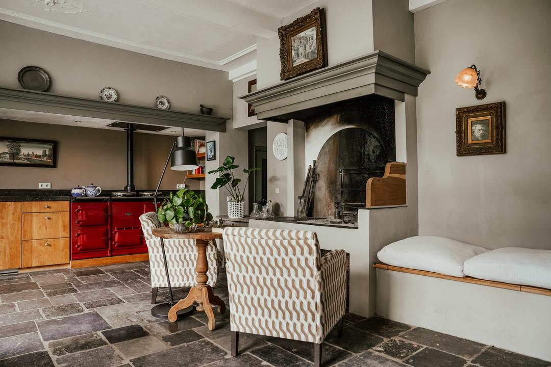 cuisine avec cheminée et piano de cuisson maison rénovée cuisine avec cheminée et piano de cuisson maison rénovée
