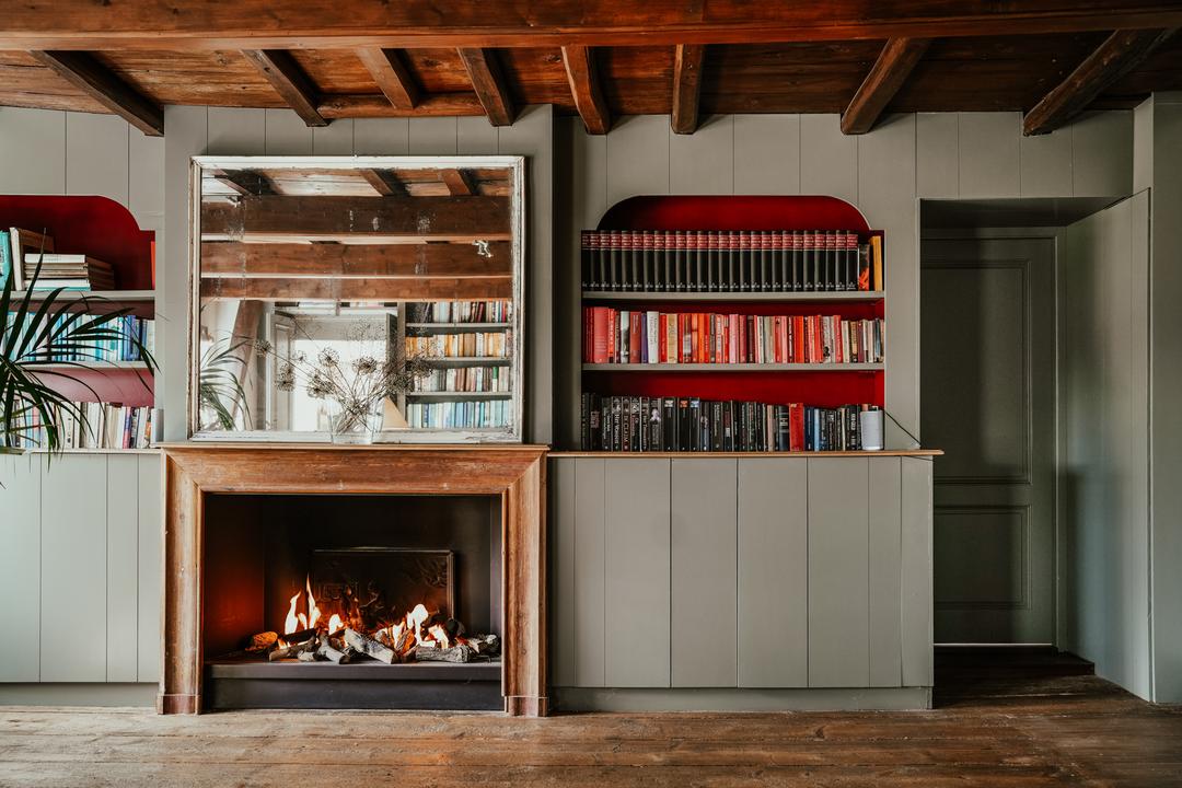 salon avec poutres et cheminée maison rénovée salon avec poutres et cheminée maison rénovée