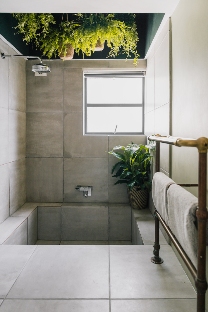 salle de bain avec bain romain