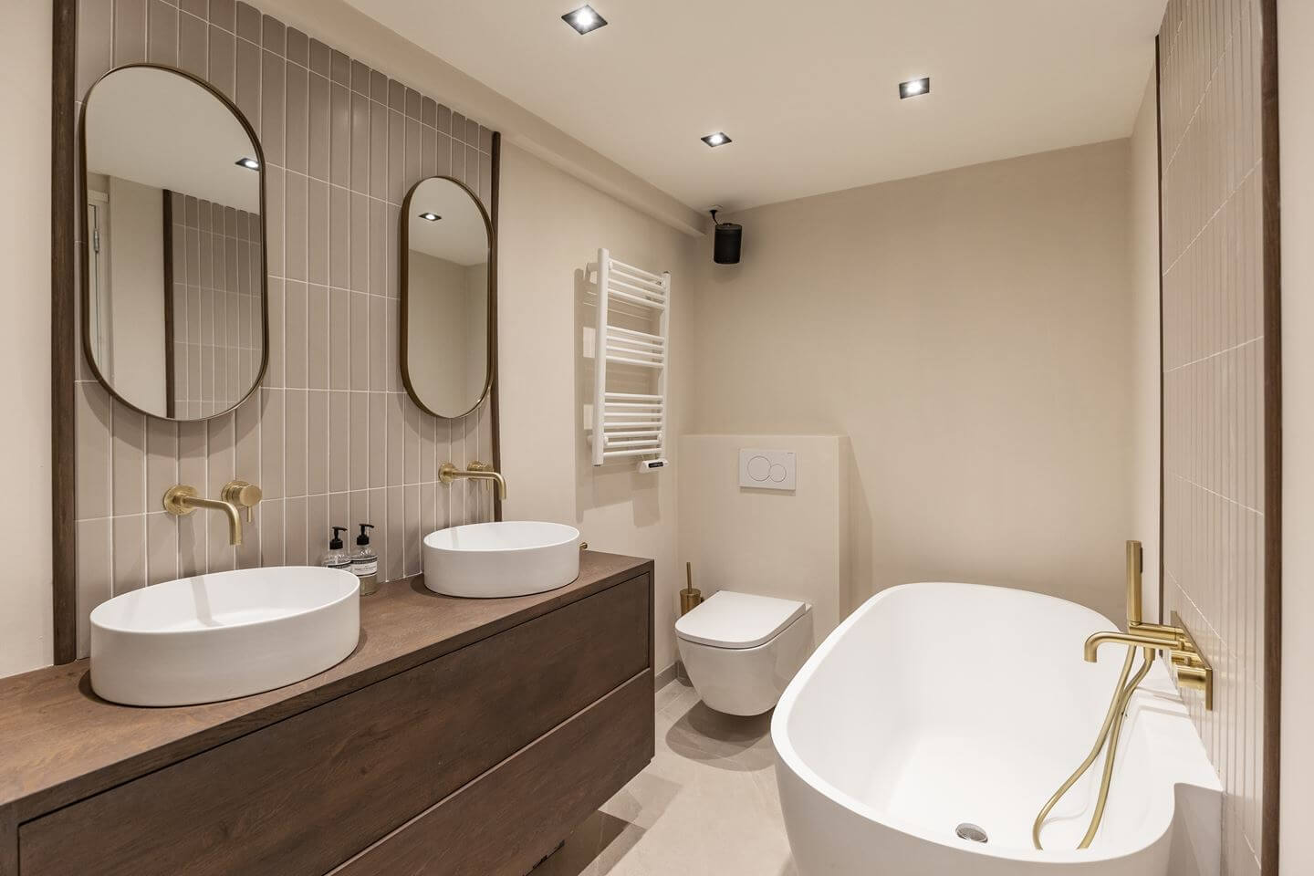 salle de bain design avec baignoire îlot salle de bain design avec baignoire îlot