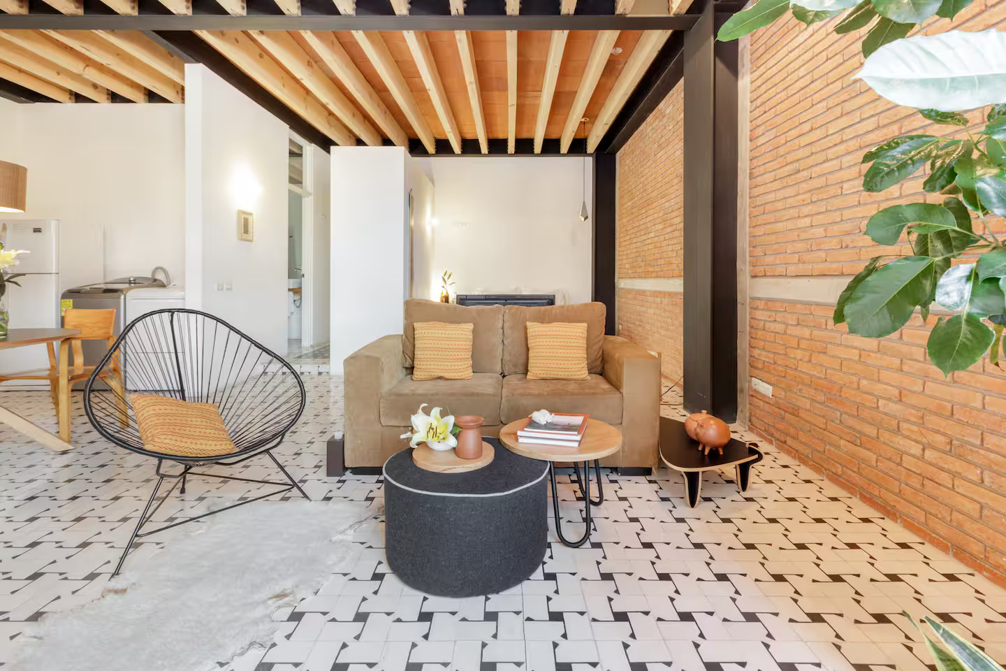 salon loft murs briques et poutres salon loft murs briques et poutres