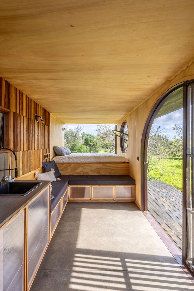 salon tiny house par Madeiguincho salon tiny house par Madeiguincho