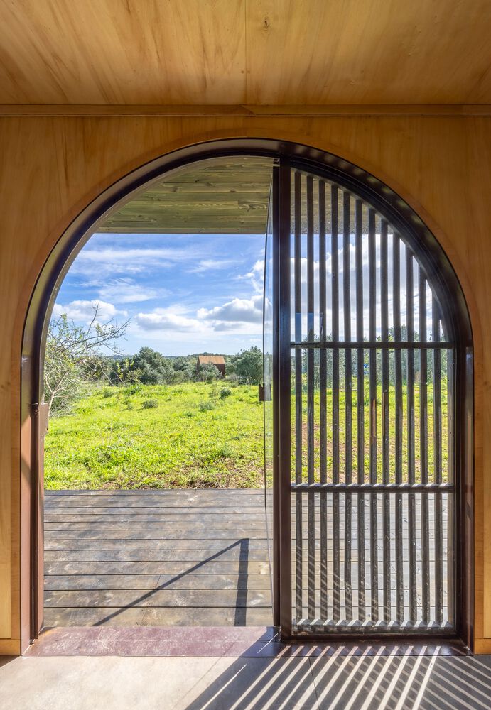 entrée porte cintrée maison container 27m2 par Madeiguincho entrée porte cintrée maison container 27m2 par Madeiguincho