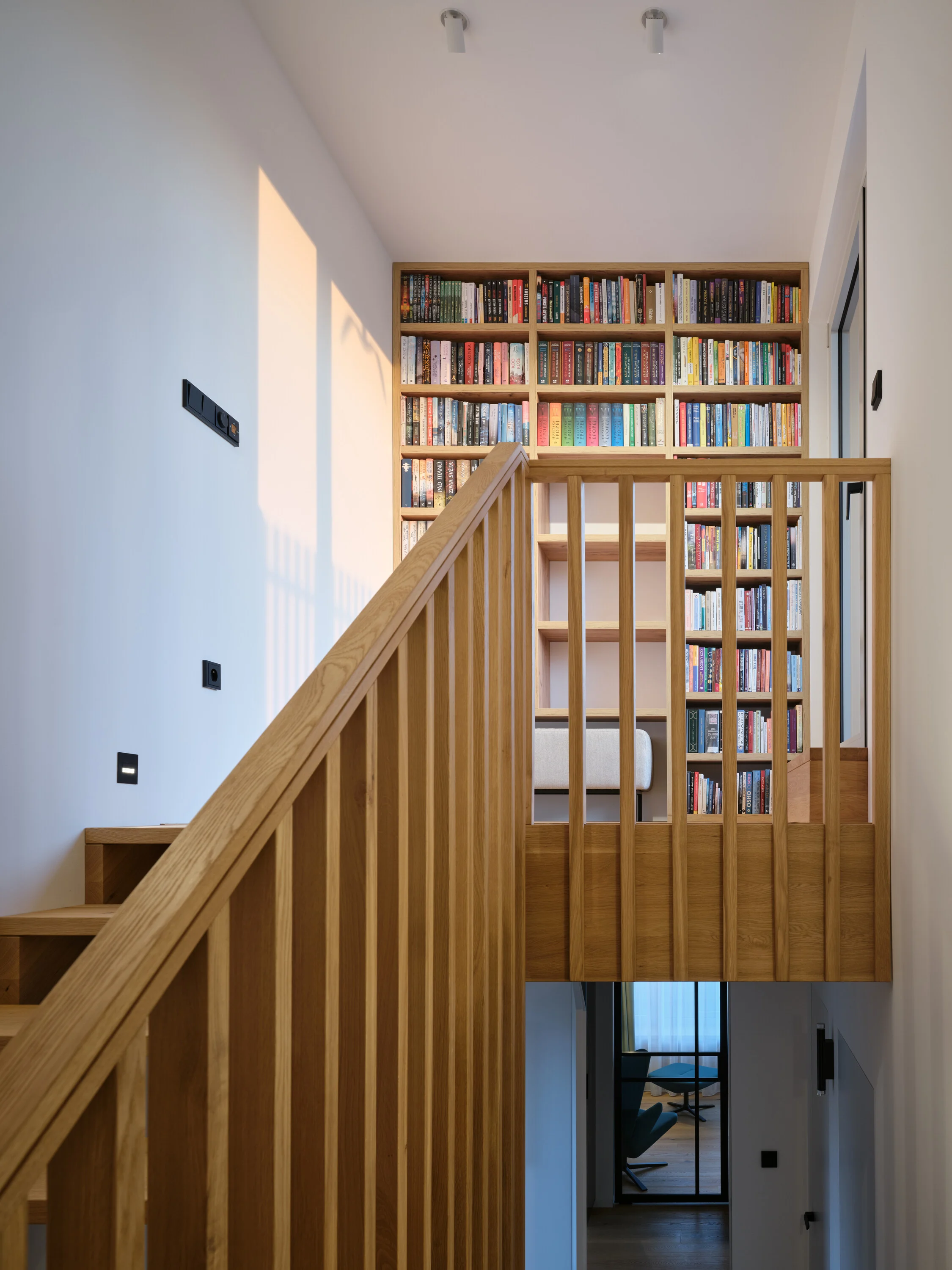 escalier en bois avec bibliothèque escalier en bois avec bibliothèque