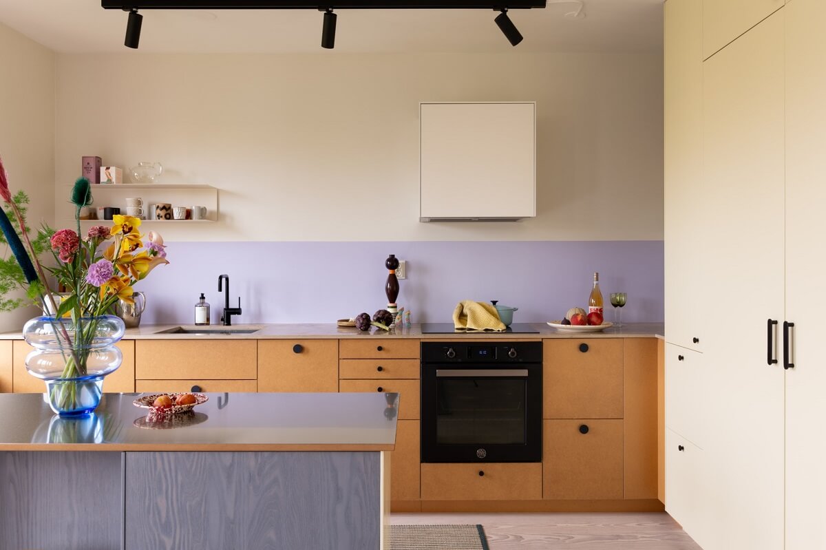 cuisine Superfront appartement de 87m2 à la décoration colorée cuisine Superfront appartement de 87m2 à la décoration colorée