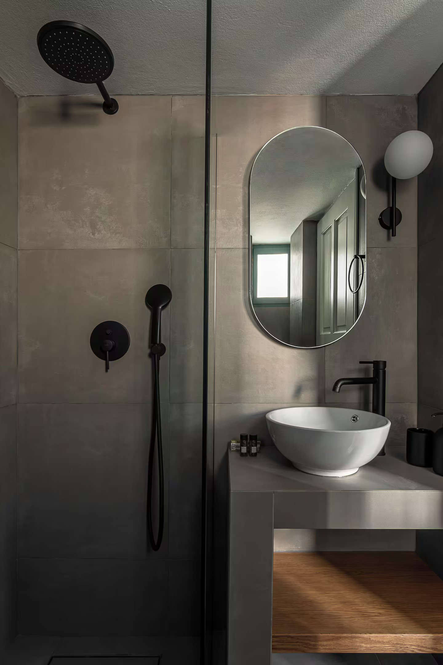 salle de bain design grise