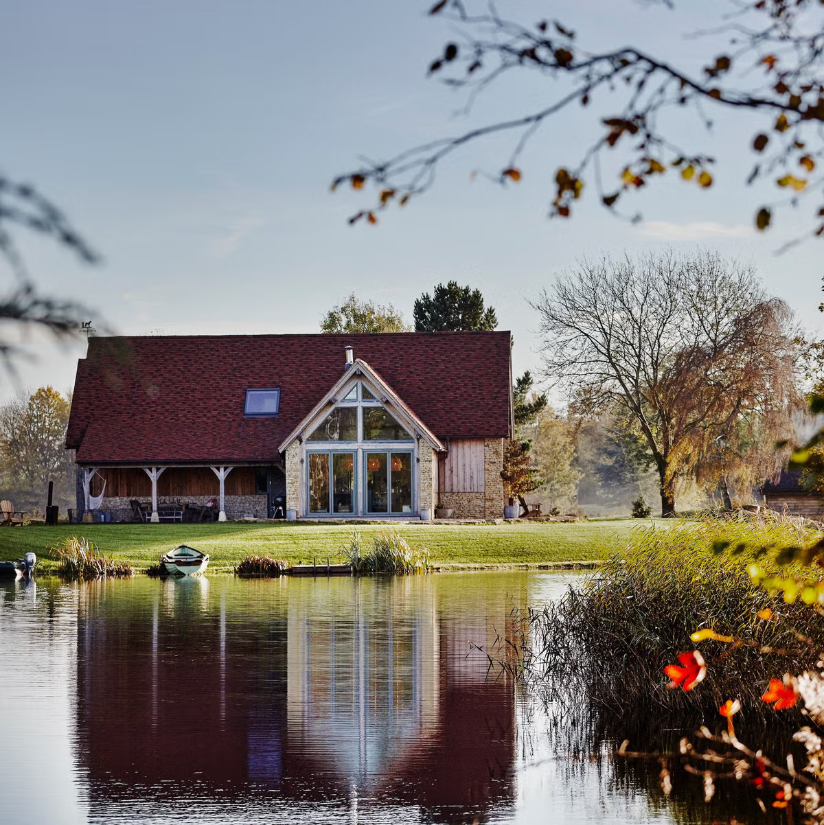 maison au bord d maison au bord d'un lac décoration contemporaine