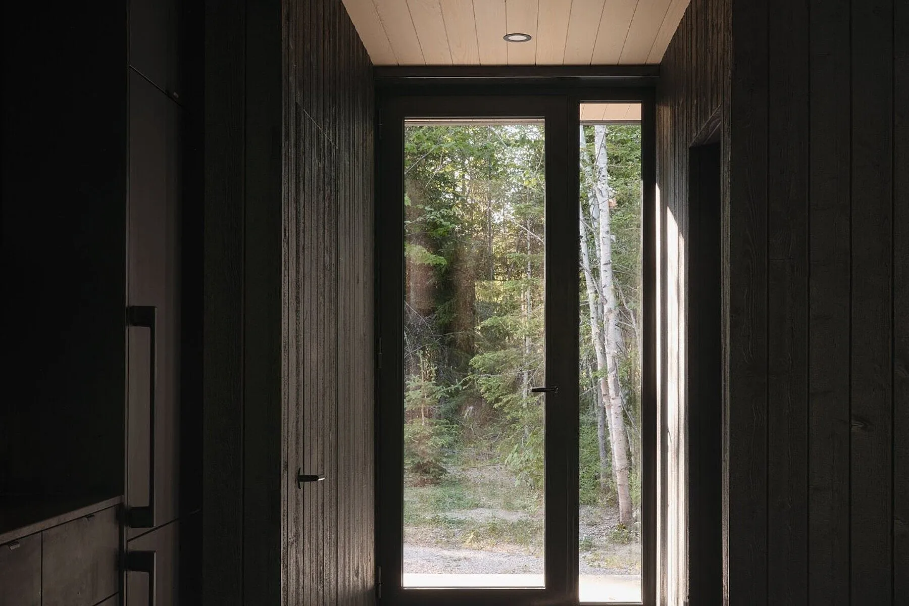 entrée maison en bois