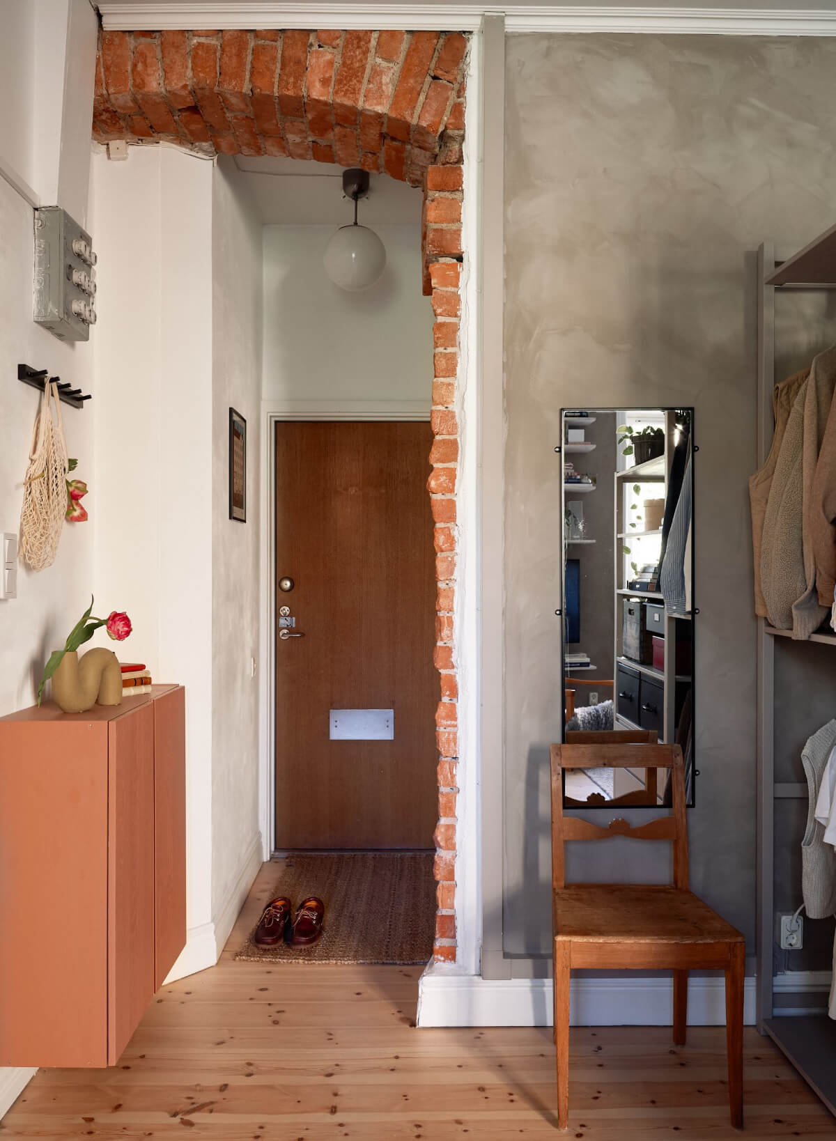 entrée avec dressing ouvert studio 32m2