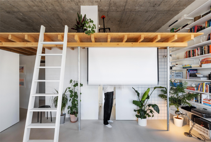 salon avec mezzanine appartement design Studio KILO / HONČ salon avec mezzanine appartement design Studio KILO / HONČ