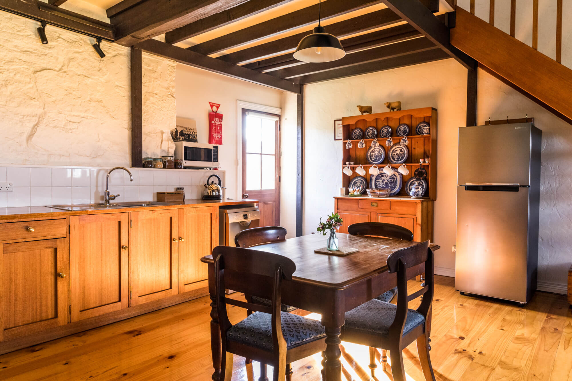 cuisine ouverte et salle à manger décoration rustique chic Libby cuisine ouverte et salle à manger décoration rustique chic Libby's cottage