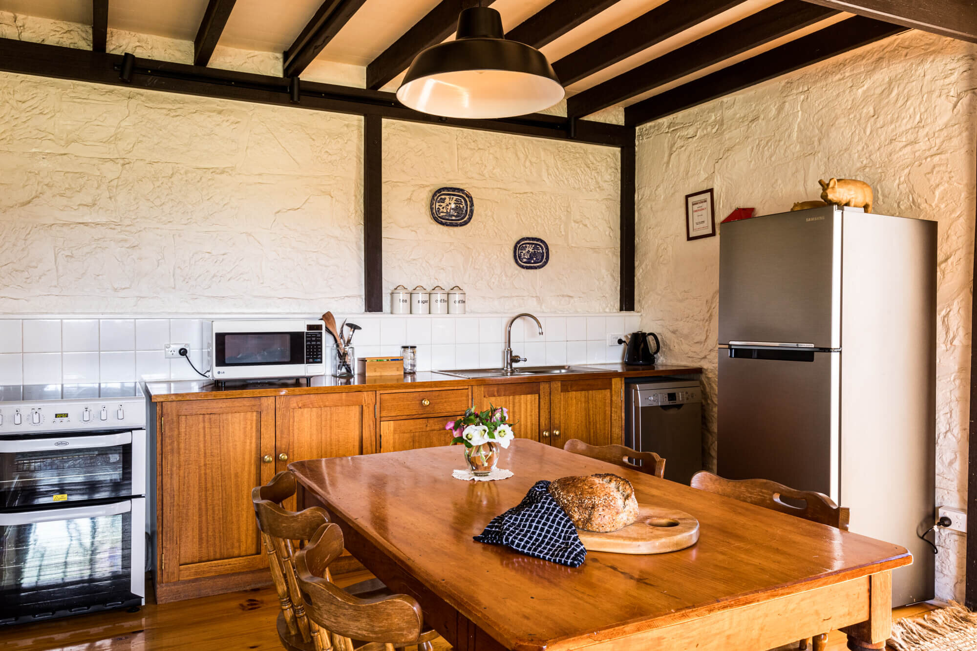cuisine ouverte et salle à manger décoration rustique chic Libby cuisine ouverte et salle à manger décoration rustique chic Libby's cottage