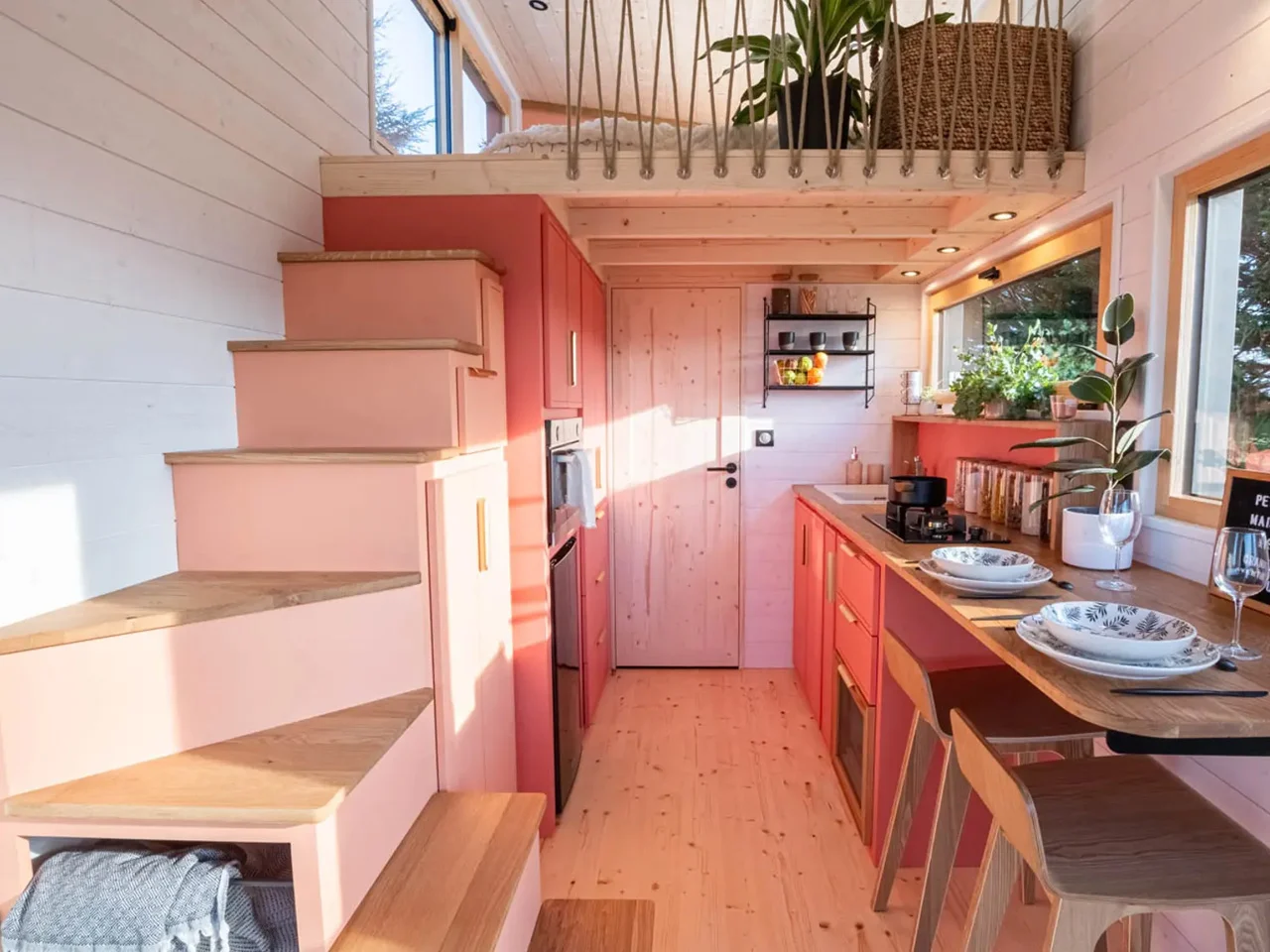 cuisine et escalier tiny house française Baluchon cuisine et escalier tiny house française Baluchon