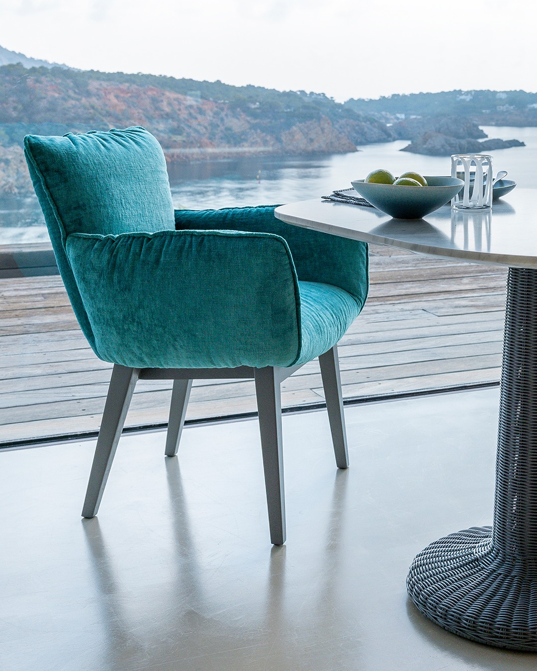 fauteuil de table velours bleu turquoise collection OTTO Catalogue AM PM 2025