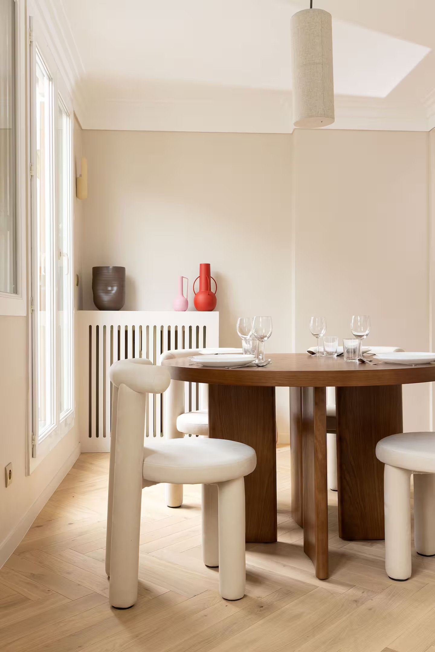 salle à manger design décoration beige appartement 42m2 Paris